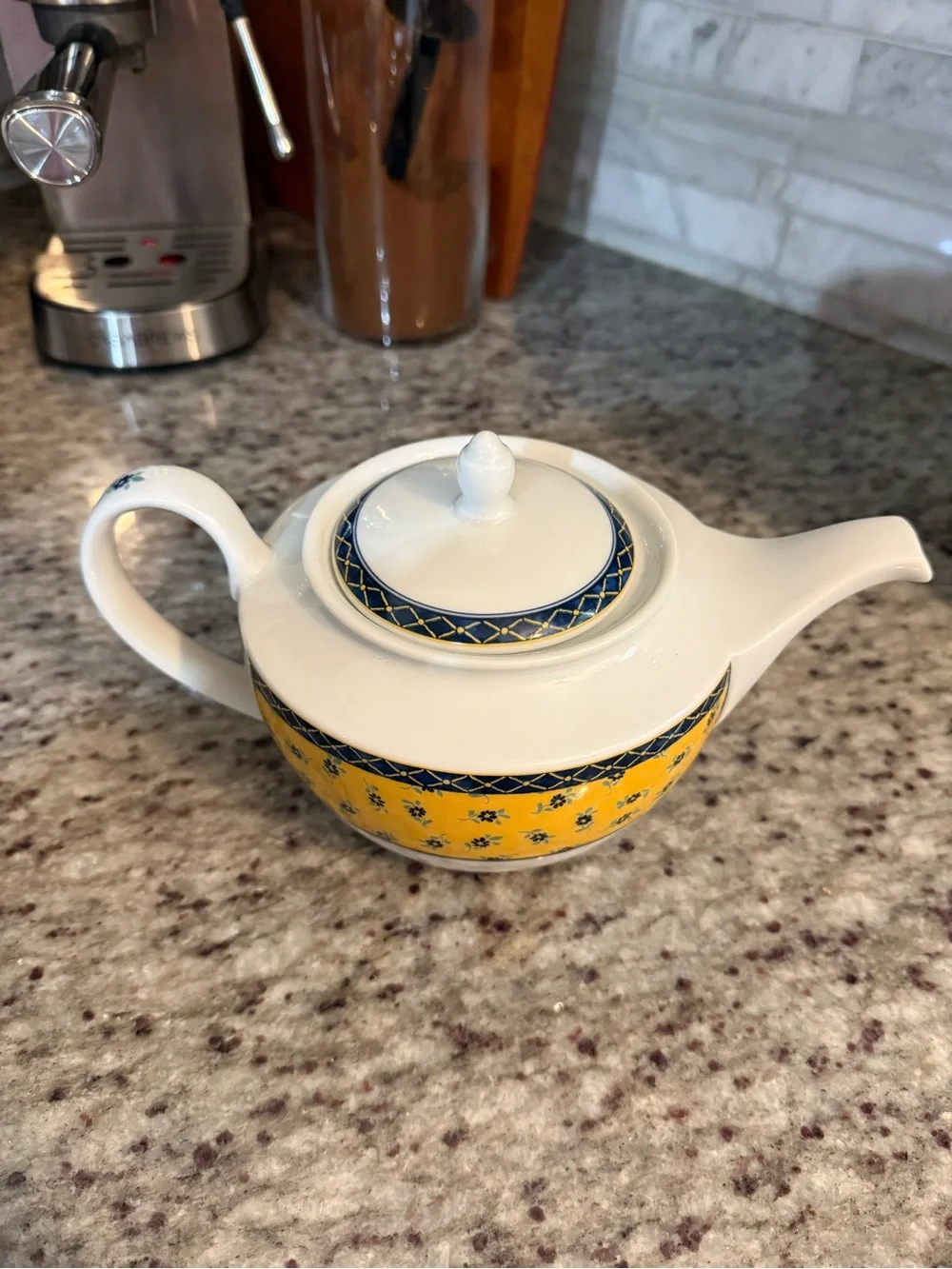 Vintage Vista alegre Portugal teapot yellow pattern